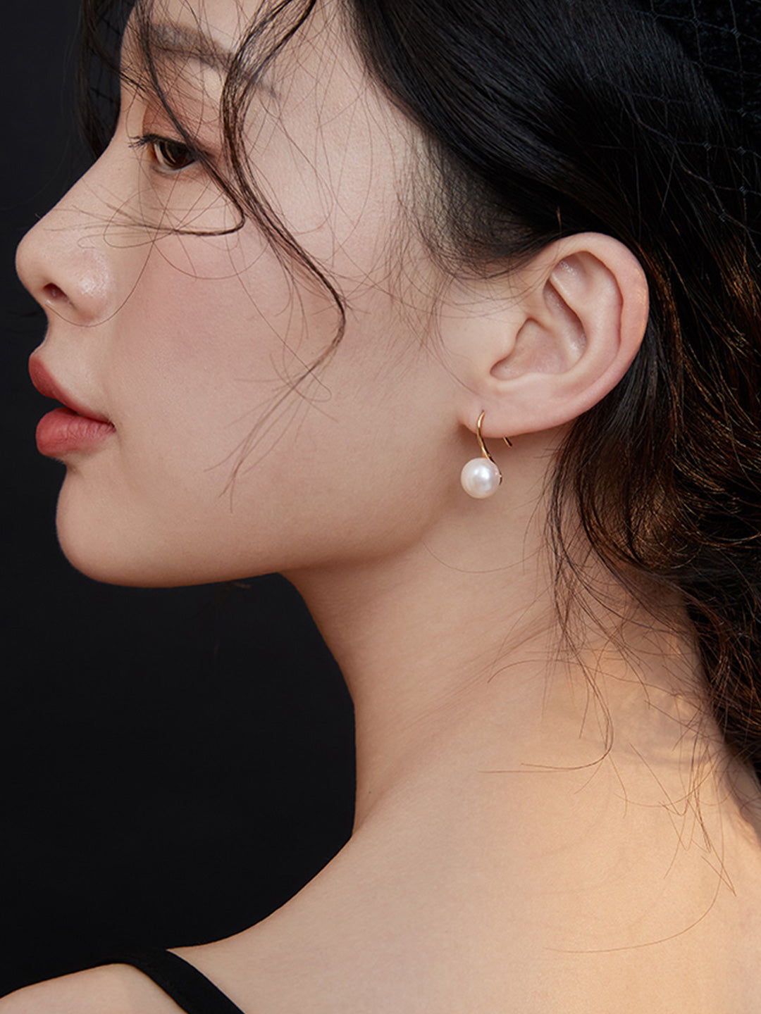 Exquisite Natural Pearl Dainty Earrings